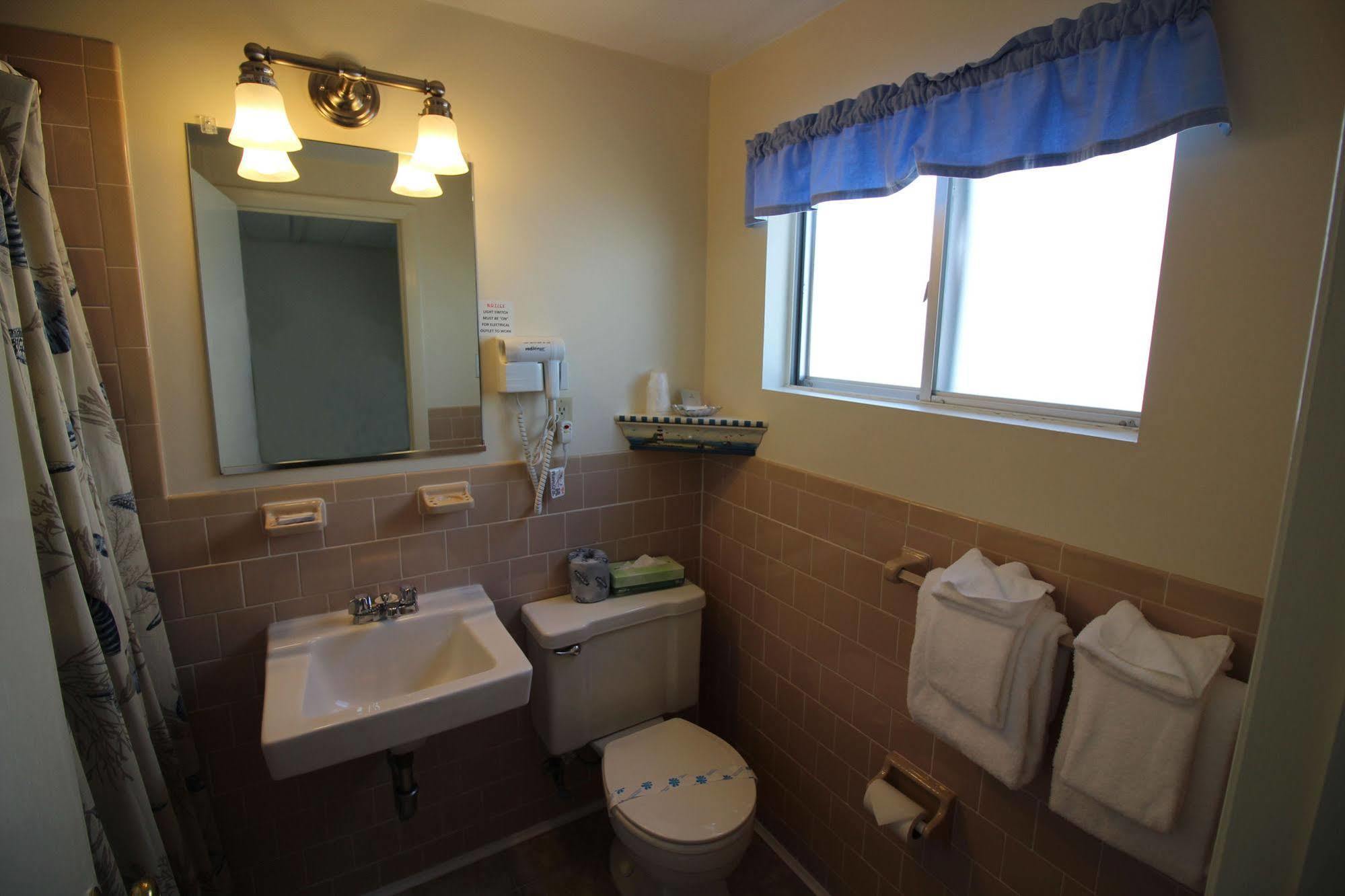 Hyannis Holiday Motel 外观 照片
