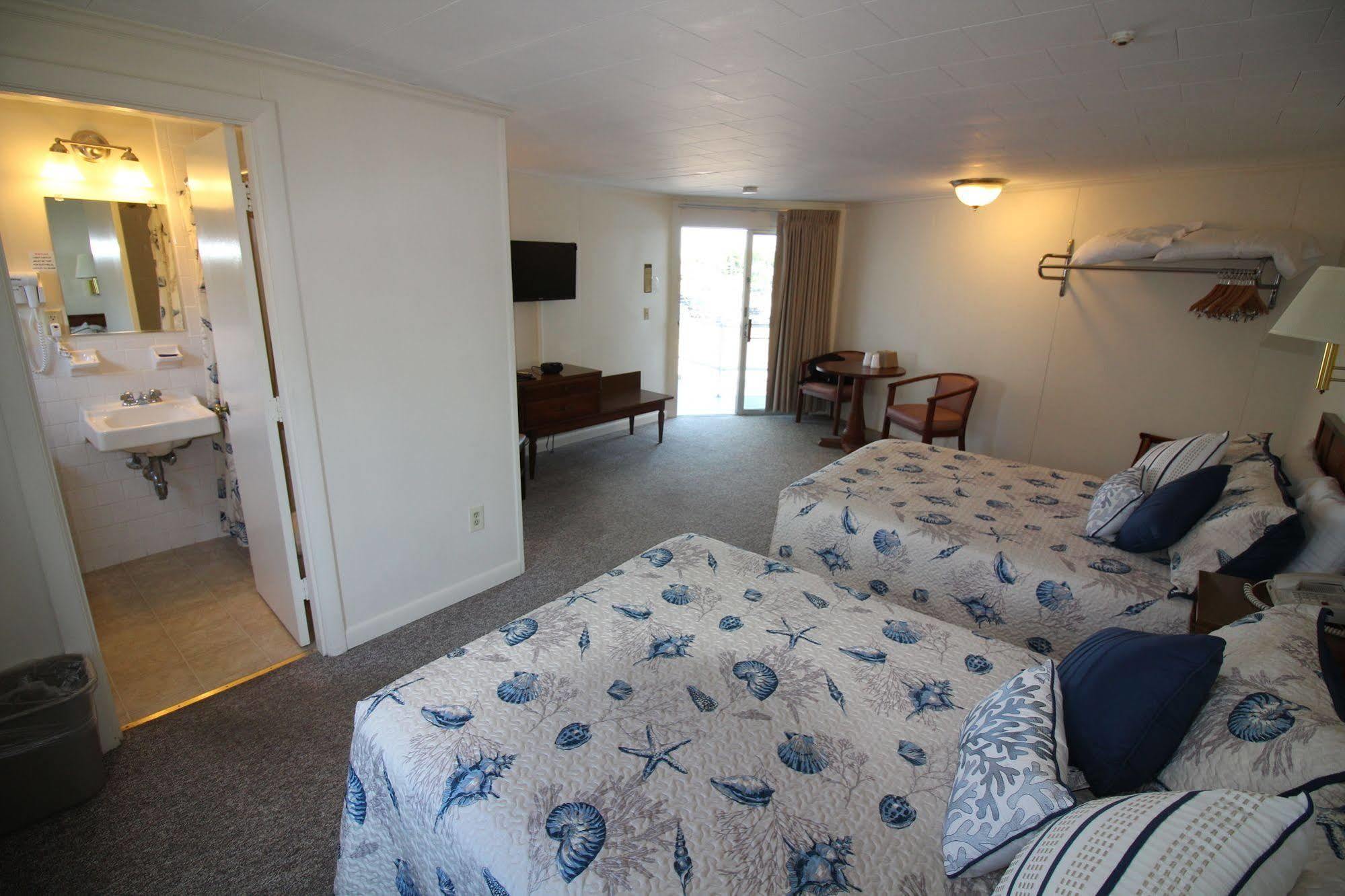 Hyannis Holiday Motel 外观 照片