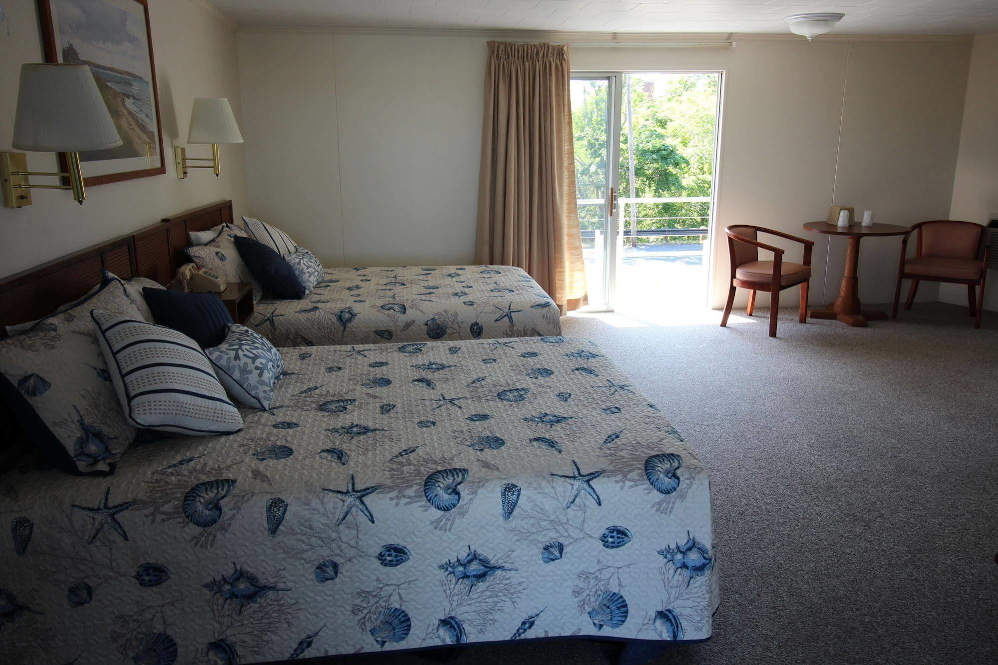 Hyannis Holiday Motel 外观 照片